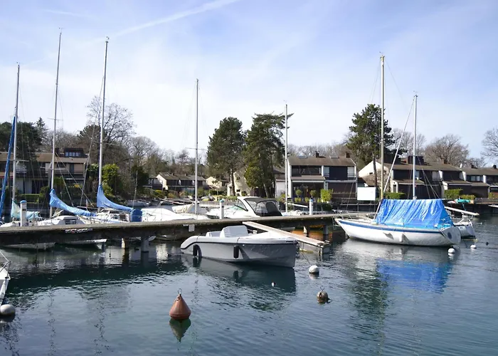 Le Bonheur Les Pieds Dans L'eau